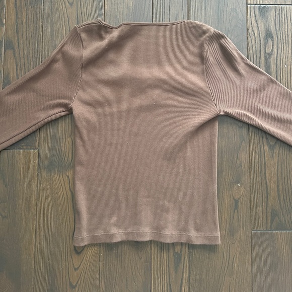 Brandy Melville Top - Picture 2 of 3